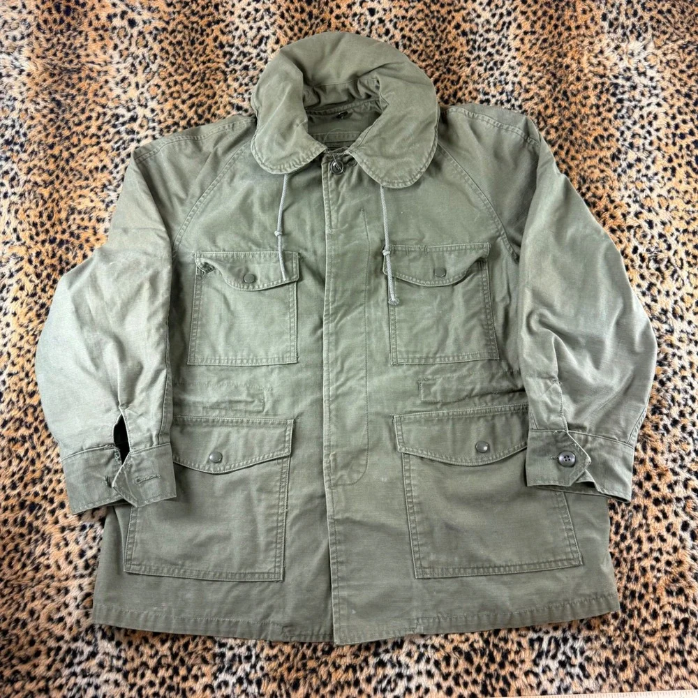 Vintage 1960s Vietnam War OG-107 Sateen Field Coat Medium Short Olive Green